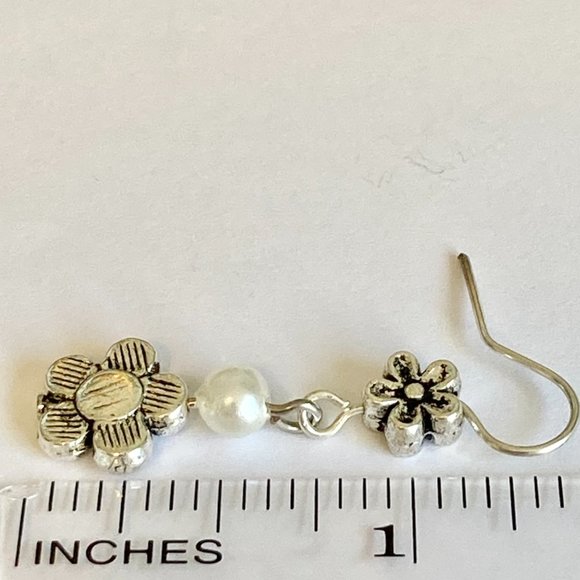 Daisy Flower Earrings Silver Plated Enamel White Glass Pearl Dangle Dainty - Picture 11 of 11